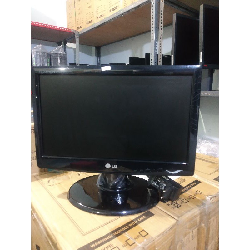 Monitor 16inch wide - lcd 16inch | monitor mulus seperti baru