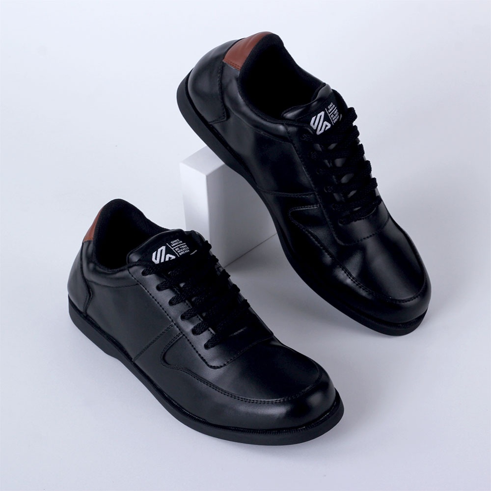 Sepatu Casual Pria Warna Hitam Sneakers Kets Terbaru Distro KZTR Original Murah