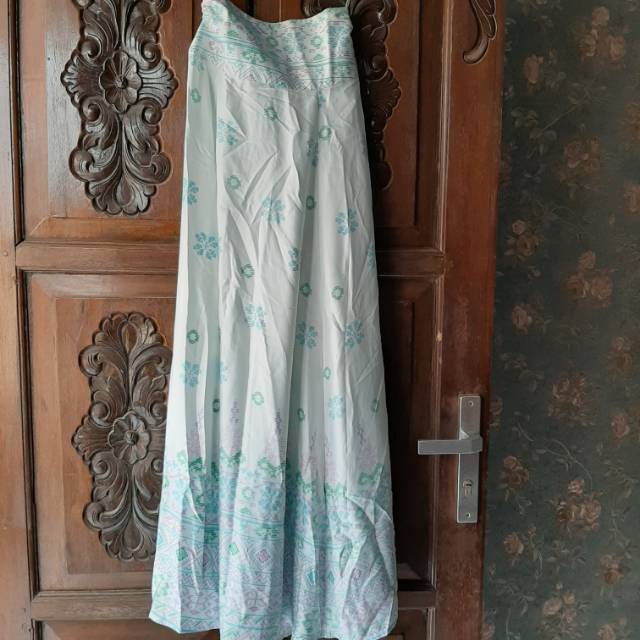 gantiang skirt ria miranda