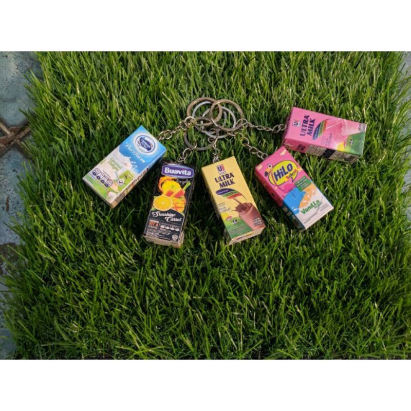 Gantungan kunci / ganci minuman kotak / rokok lucu