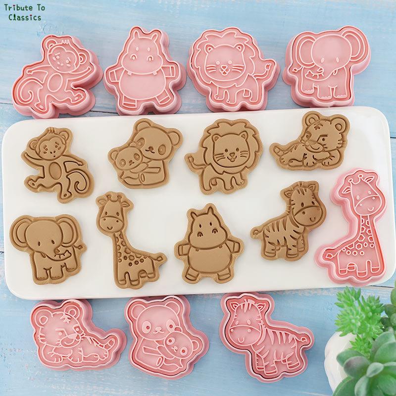 8pcs / set Cetakan Kue / Biskuit / Fondant Bentuk Kartun Hewan Hutan 3D Bahan Plastik Untuk Dekorasi Pesta Ulang Tahun