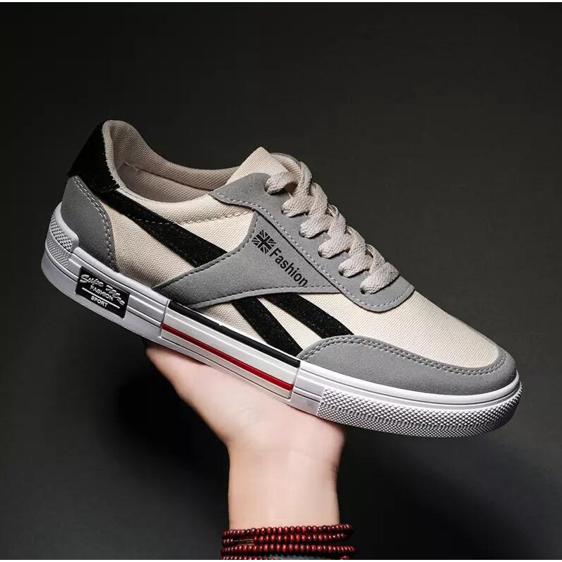  Sepatu  Sneakers Bahan  Kanvas  untuk Pria Shopee Indonesia