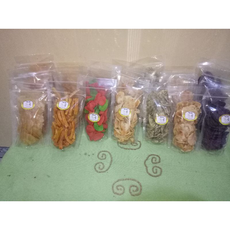 

macam macam keripik 50gram plus plastik stand pouch