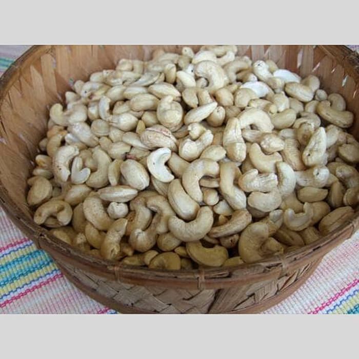 

KACANG METE MENTAH, MEDE UTUH 500GR