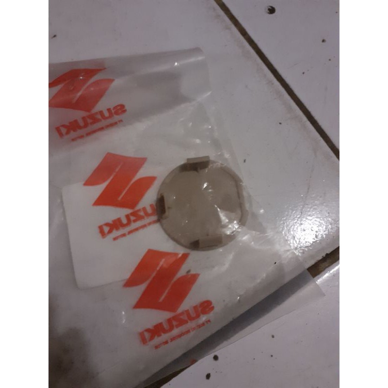 tutup baut ban serep ertiga