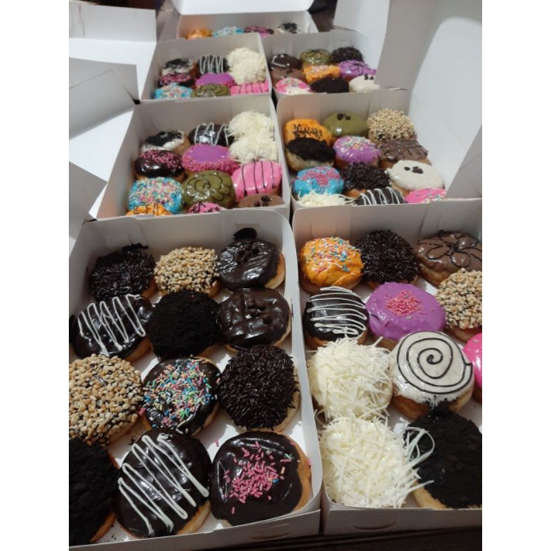 

Donat mini isi 12 pcs | request ucapan | request toping