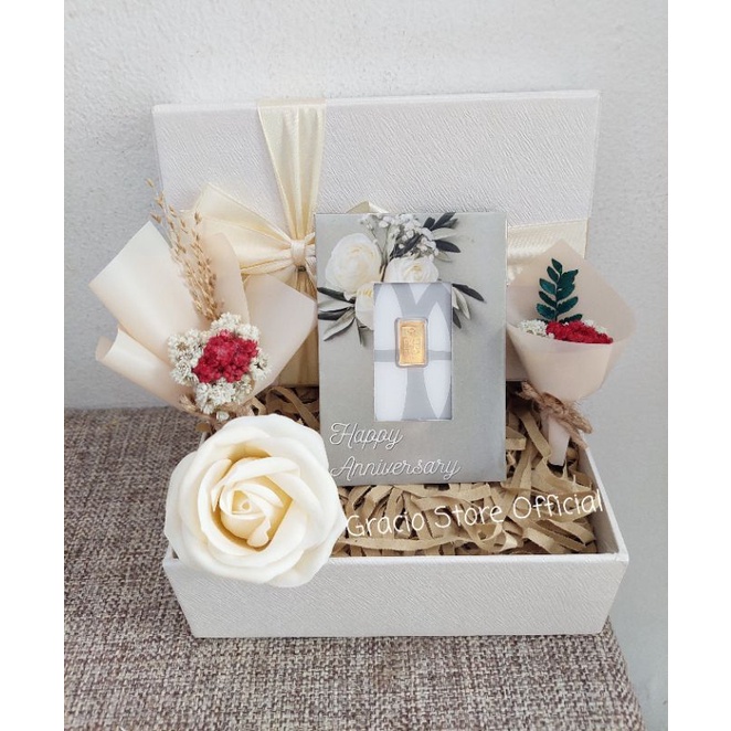 GIFT BOX SPESIAL ANNIVERSARY NUANSA CREAM HAMPERS LOGAM MULIA ANTAM 1 GR