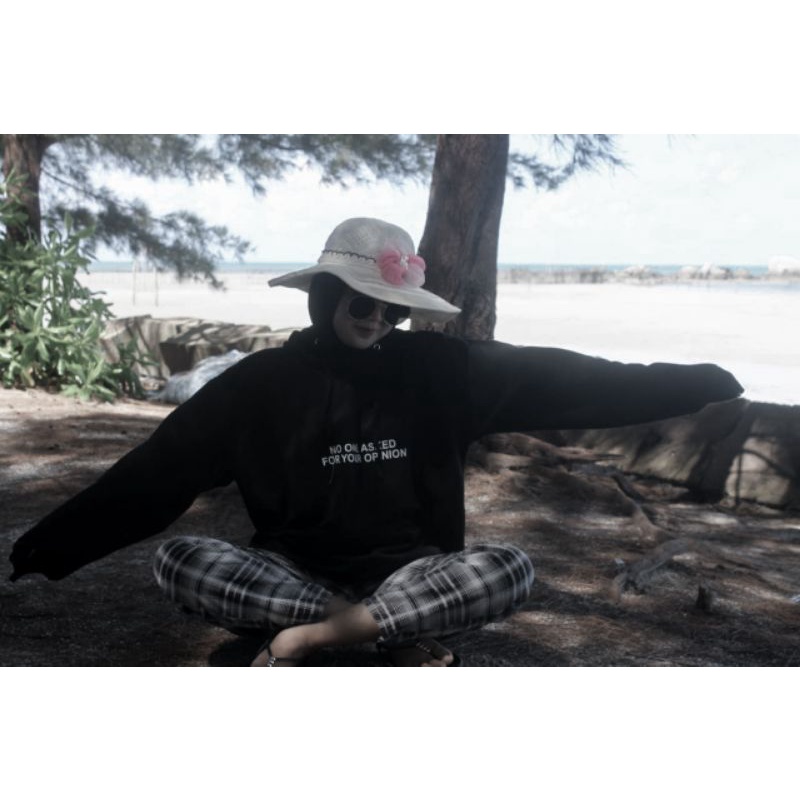 sweater hitam cowok cewek (unisex)