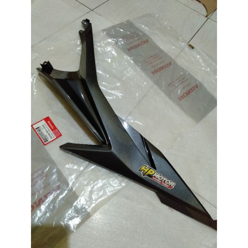 SAMBUNGAN BODY CBR150R CBR150 R GREY HITAM ABU ABU ORI AHM