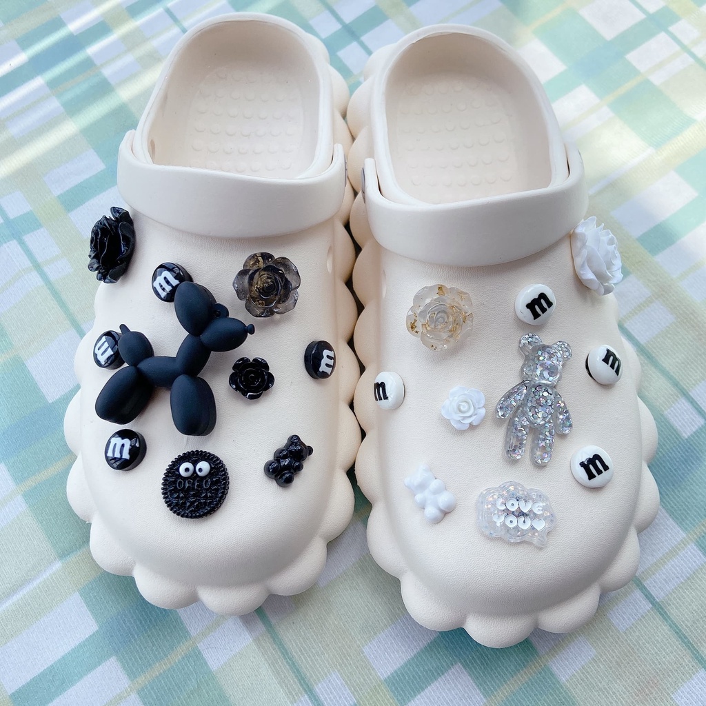 @shinydiy 20 pcs jibbitz crocs Charms KAWS Dan Balon Anjing Untuk Dekorasi Sepatu【asesoris wanita｜crocs jibbitz】