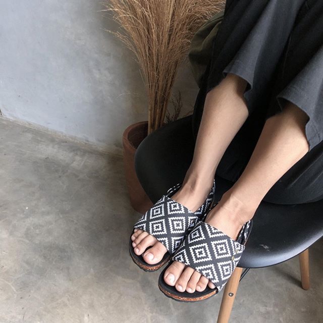 ZOYAA