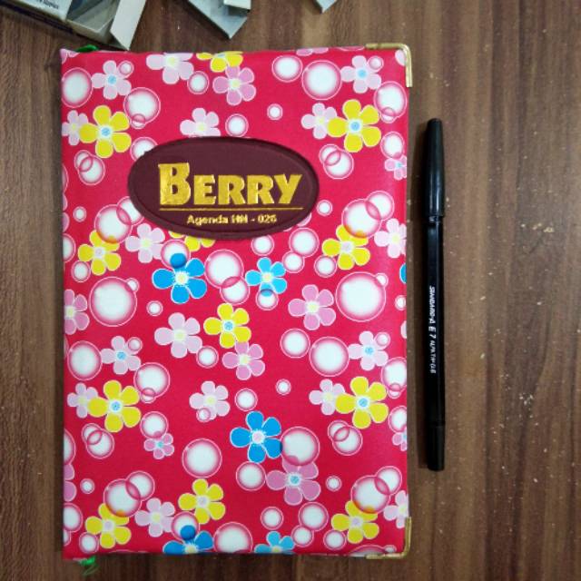 

Note Book Buku Tulis Buku Catatan Buku Murah Agenda BERRY 026 Merah