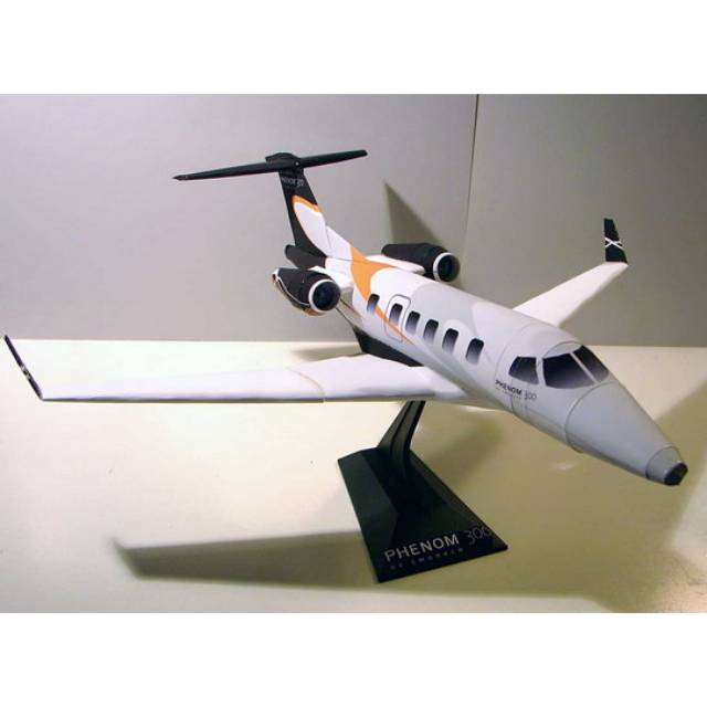 Pesawat Phenom 300 Papercraft