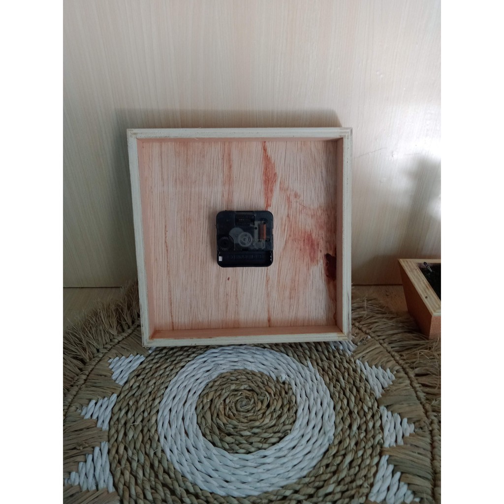 Jam dinding kayu kotak murah aestetik aman saat pengiriman shabby gambar kartun sinana korea style