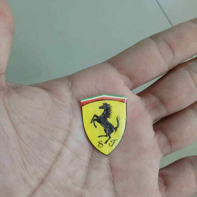 

Stiker ferrari kecil timbul