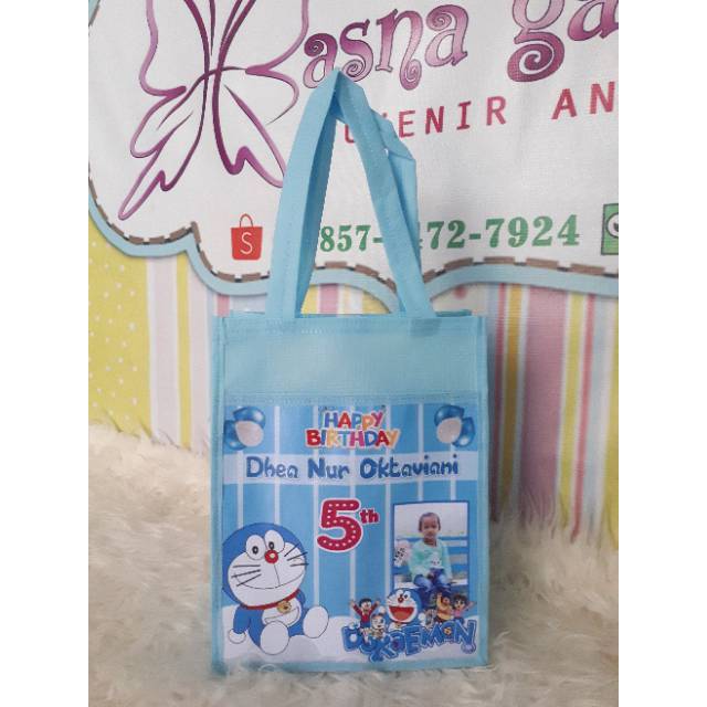 

Goodiebag/tas ultah/souvenir tema doraemon