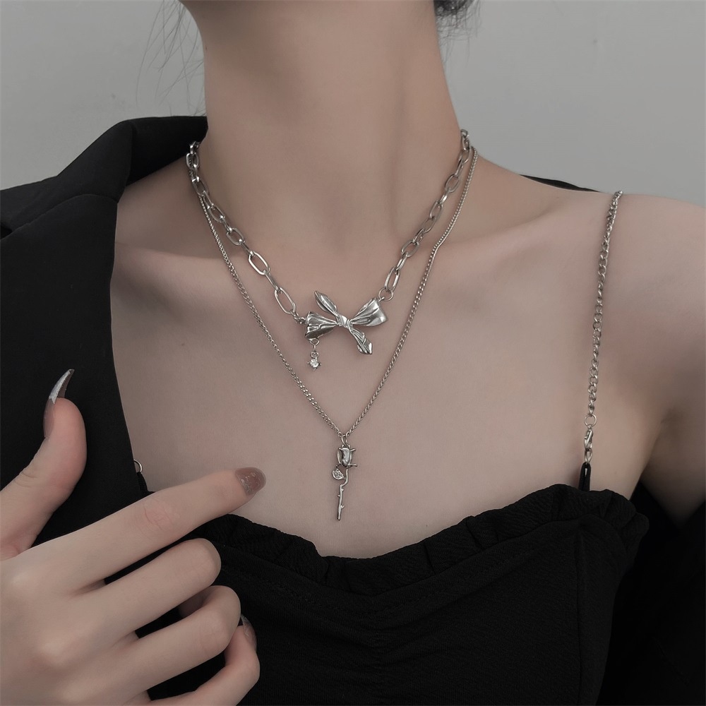 Kalung Choker Multilayer Bentuk Dasi Kupu-Kupu Aksen Payet Gaya Vintage Korea Untuk Wanita