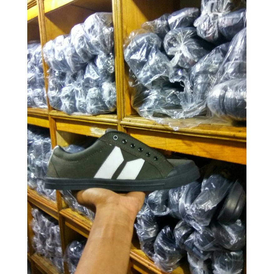 Sepatu Pria | Sepatu Murah | Sepatu Sneakers | Sepatu Macbeth Vegan Hijau List Putih