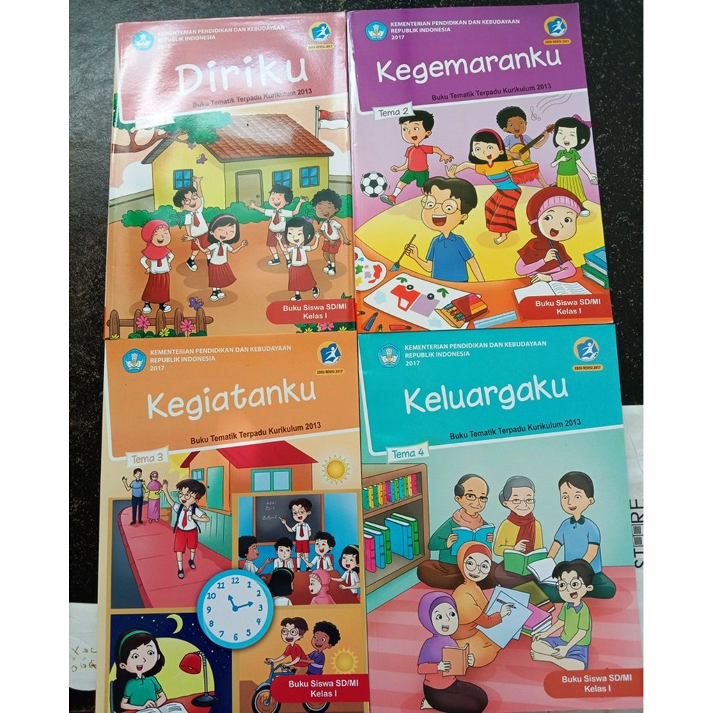 

Buku Tematik SD MI Kelas 1 Semester 1 Kurikukum 2013 Lengkap Tema 1 2 3 4 Revisi Terbaru
