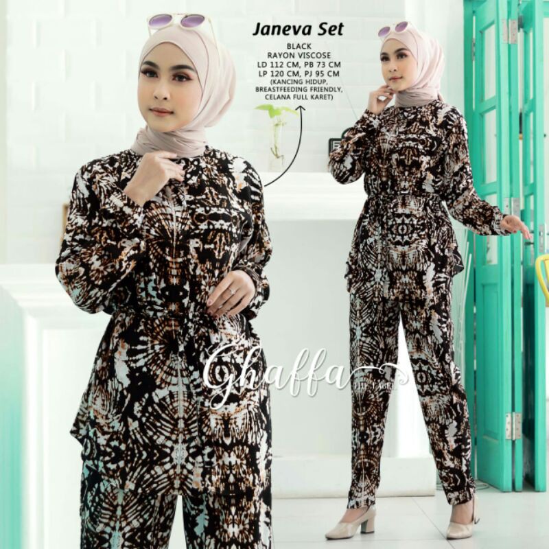 Janeva Set by Ghaffa the label | ONE SET RAYON |
