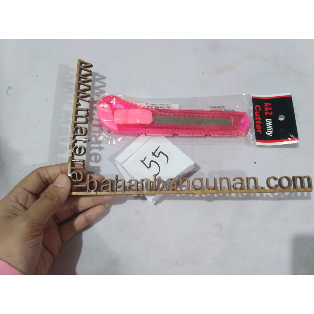 

pisau cutter pink merah muda bening 6 inch pemotong kertas plastik kecil tajam