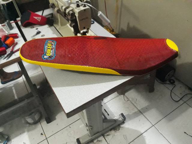 Jok beat karbo slim kulit karbon biker