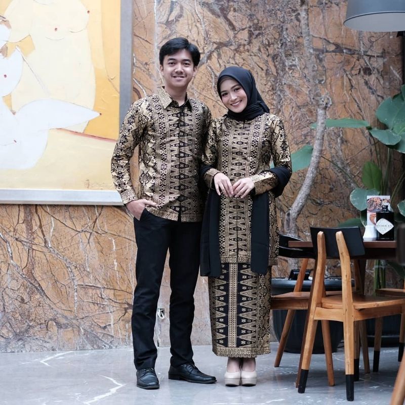 KEBAYA COUPLE TUNANGAN MODERN 2021 BATIK PRADA SONGKET PALEMBANG TERBARU BAJU COUPLE LAMARAN AKITA
