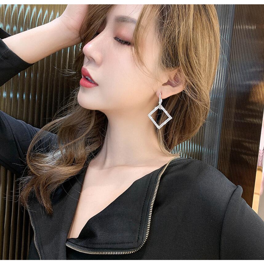 925 jarum perak aksesoris berlebihan Diamond Square anting-anting wanita Korea panjang temperamental