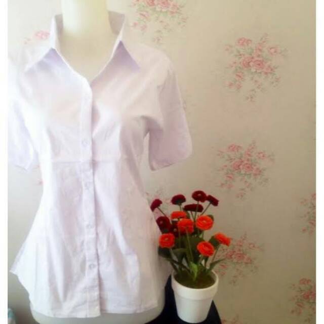 Kemeja putih wanita lengan Pendek polos