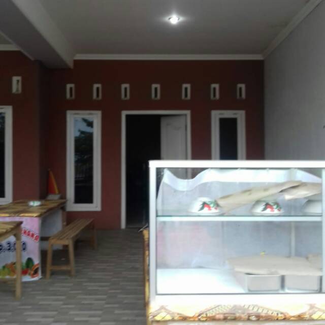 Etalase rumah makan