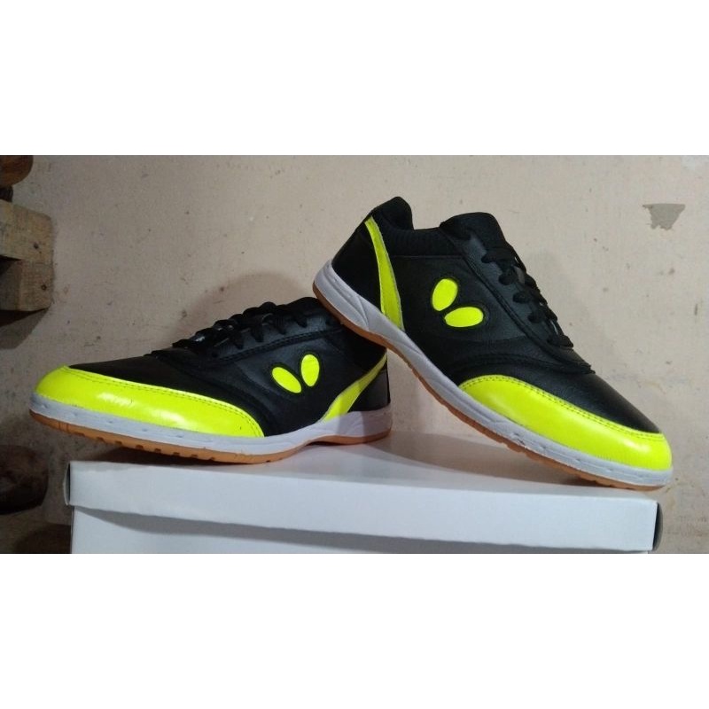 SEPATU SPORT,BADMINTON/BULUTANGKIS TERBARU TERMURAH