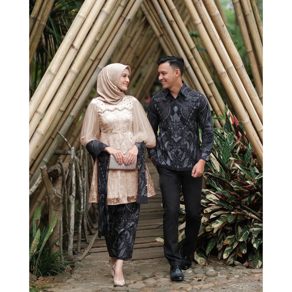 {NEW ARIVAL} Maura Couple - Sania Ruffle Batik Couple Ori Ndoro Jowi DNT Garansi Termurah Shopee - Couple Kebaya Kondangan - Couple Kebaya Pesta Outfit Kondangan Kekininan