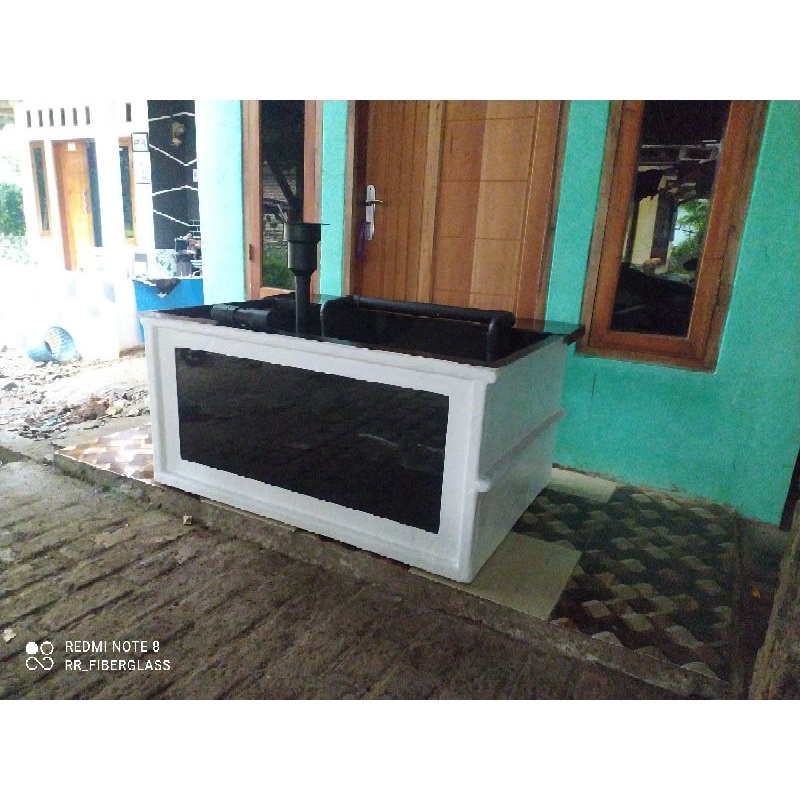 kolam fiberglass kaca