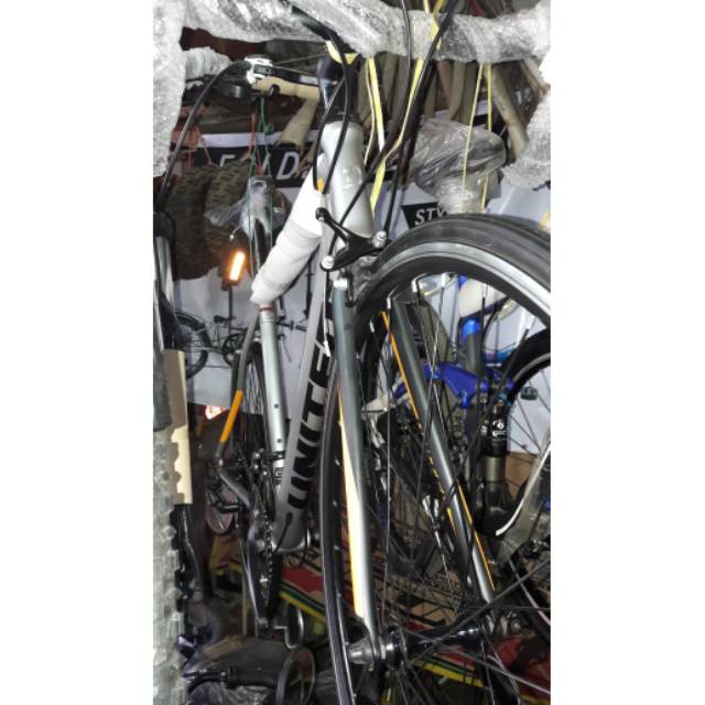 Sepeda balap 700c Unoted Inertia 1.0 Fullbike
