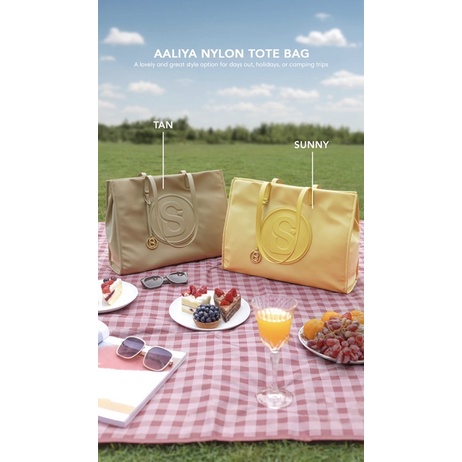 SOLD Nylon Tote Bag Buttonscarves