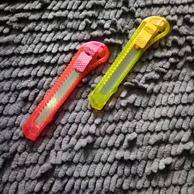 

Pisau Cutter warna cuter warna
