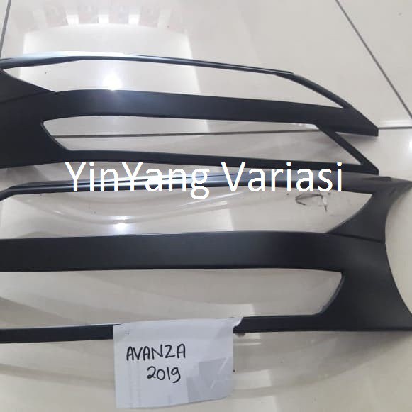 Garnish Depan Toyota Avanza 2019 2020 Hitam Black Doff