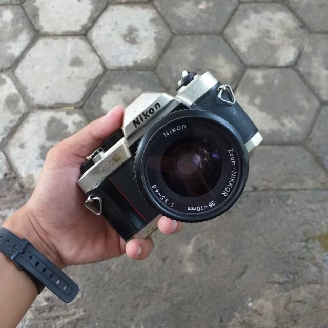 Local Analog Kamera Analog Slr Nikon Fm 10 Hasil Bagus Lensa Nikkor 35 70mm Kamera Film 35mmp Shopee Indonesia