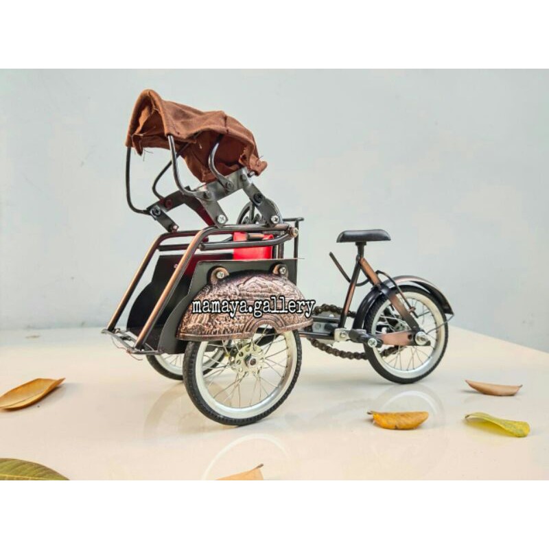 Miniatur Becak Besi