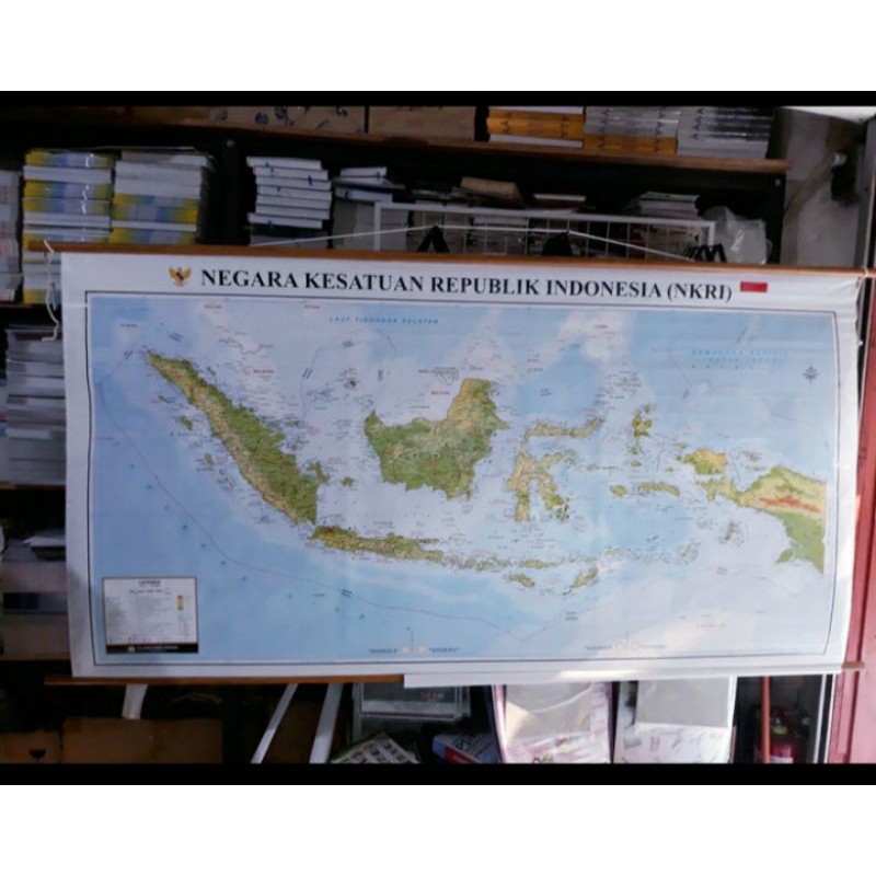 peta indonesia bingkai besar