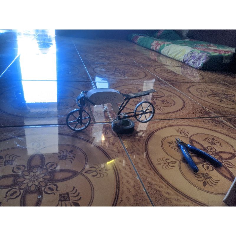 miniatur / kerajianan motor herex drag racing