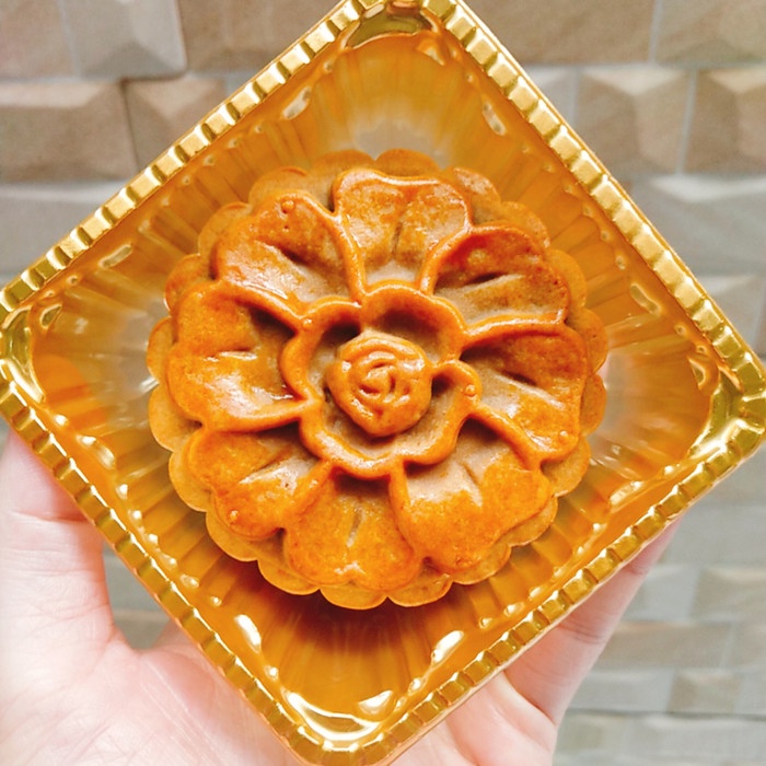 

KERING-KUE- MOONCAKE MOON CAKE KUE BULAN BESAR ISI 4 - WIJEN HITAM -KUE-KERING.