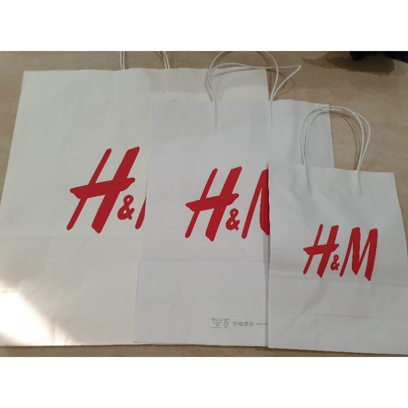 

Paperbag tas kado kertas baju HNM H&M SET 2PC