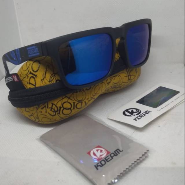 Kacamata KDeam