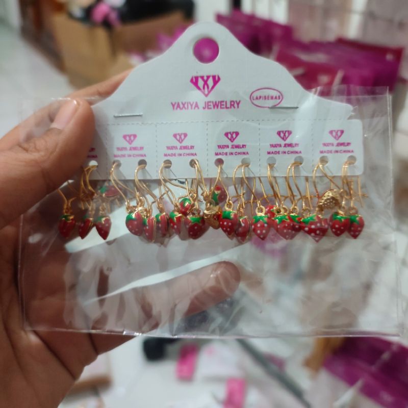 Anting Anak Bentuk strawberry