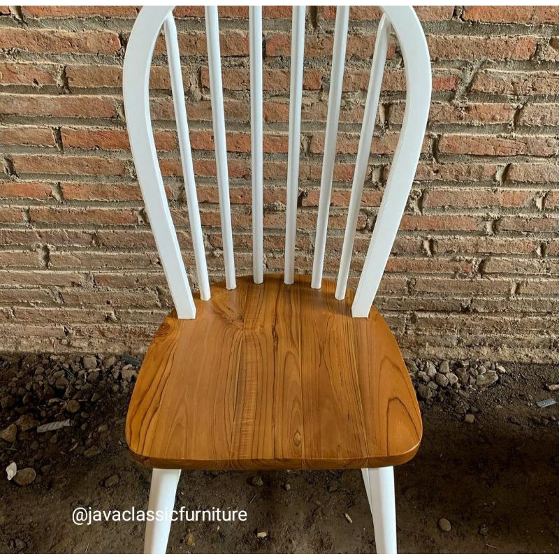 KURSI MAKAN BULAN JARI