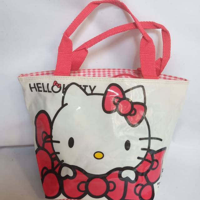 

Tas mika keren cantik exclusive motif hellokitty sanrio ukuran 20 x 10 x 15 cm