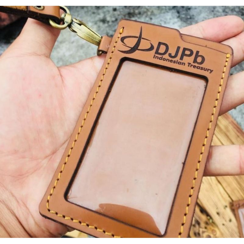 

gantungan idcard / nametag kulit costume nama dan logo
