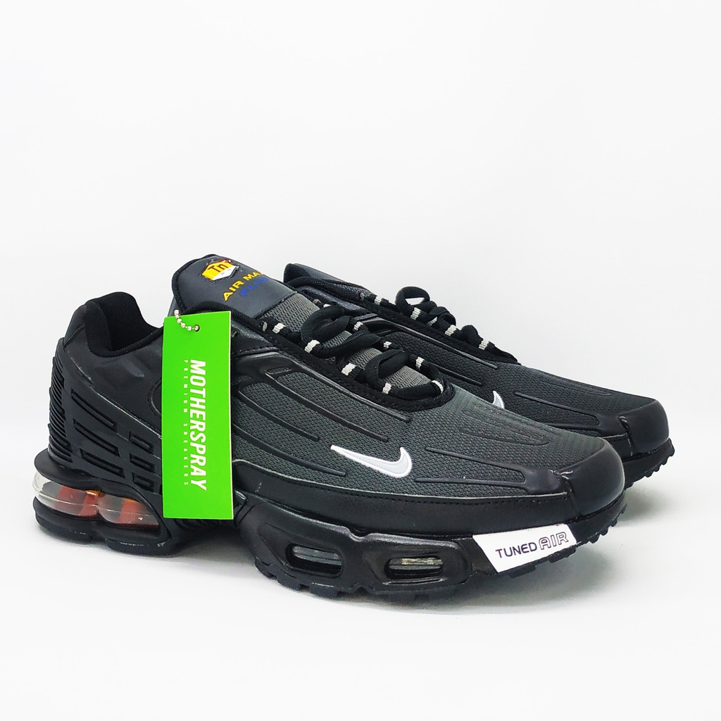 nike air max plus triple