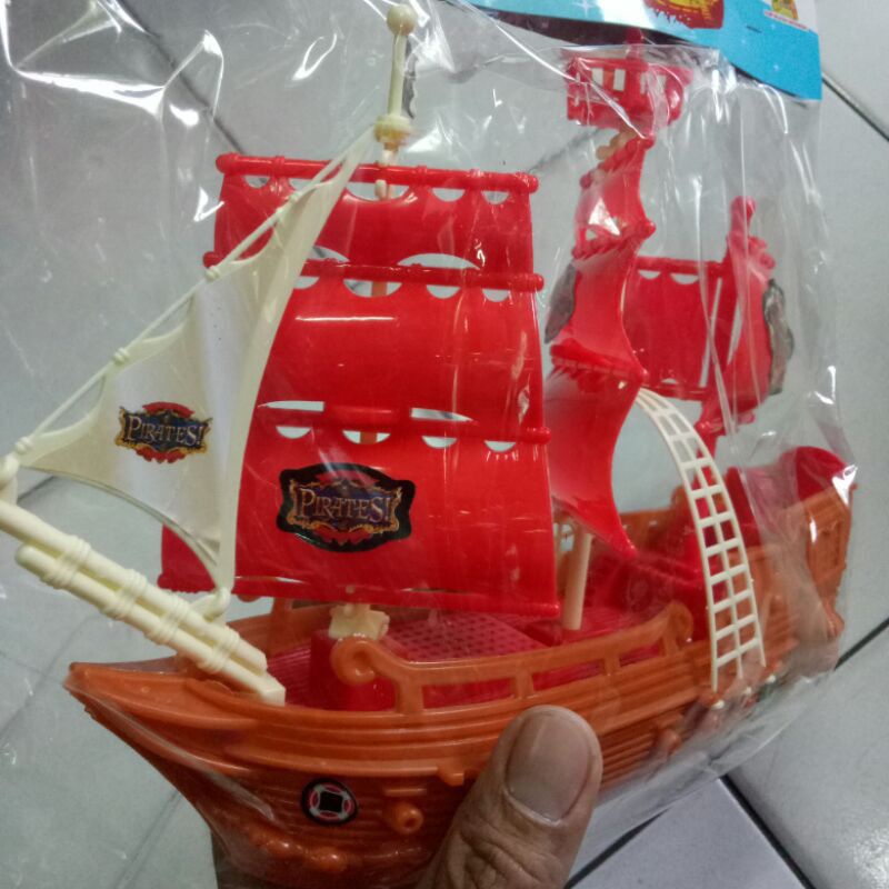 Mainan Miniatur Figure Perahu Bajak Laut Kapal Pirates Besar